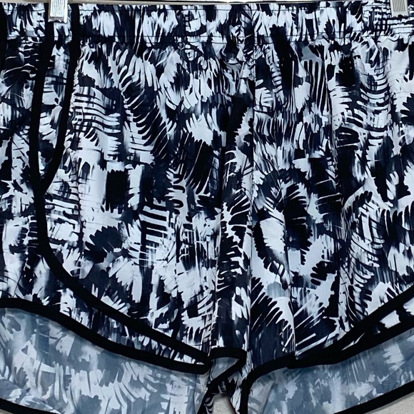 Nwt Calvin Klein || Scribble black/white Shorts with inner underwear Sz XL - Picture 7 of 10